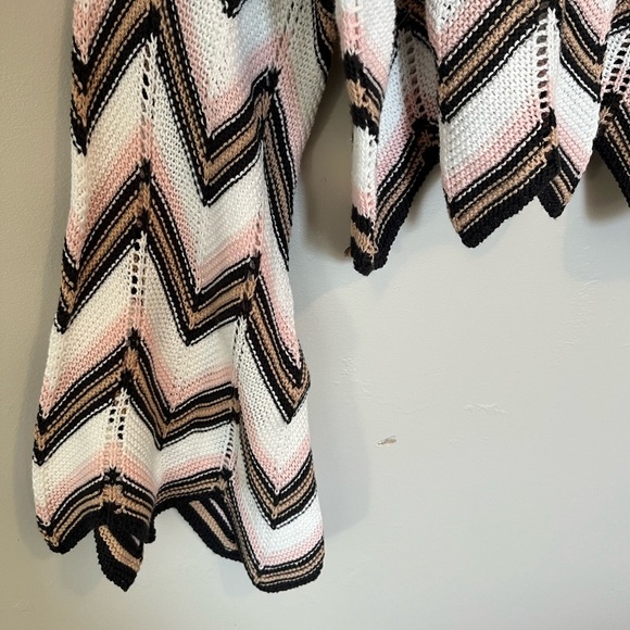 Lizbeth Chevron Pullover Sweater NWT - Picture 5 of 12